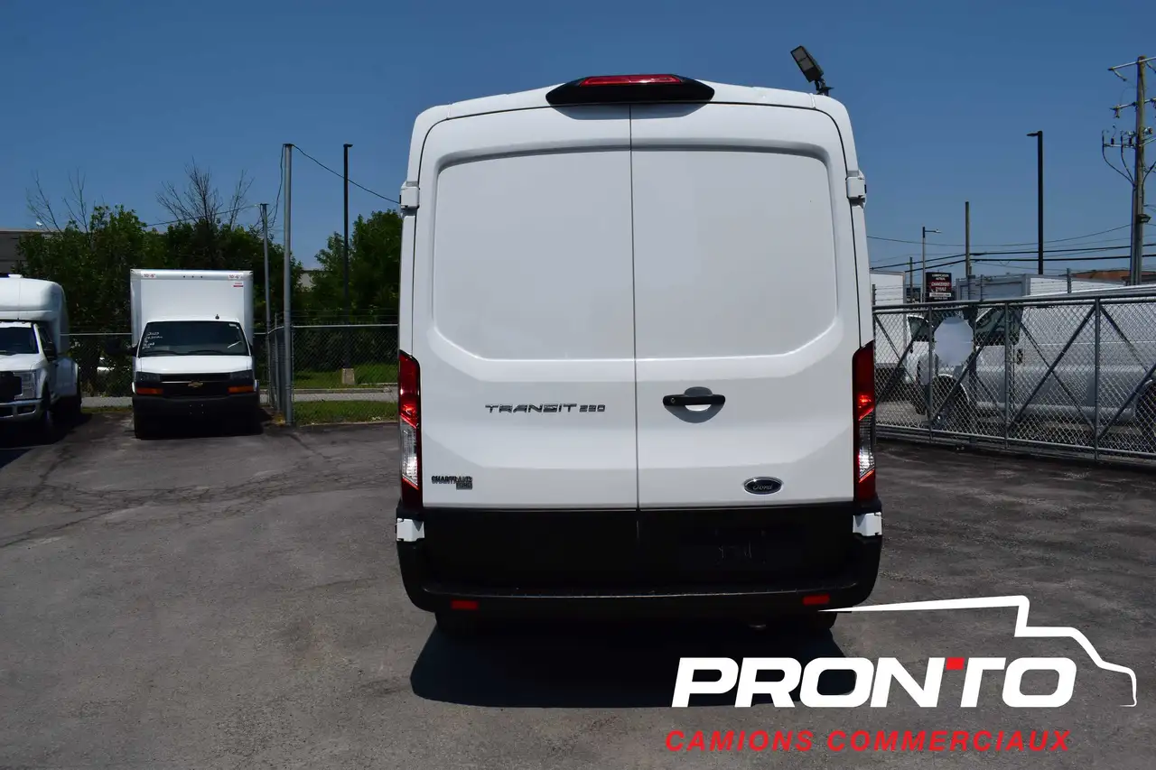 Ford Transit Cargo Van снимка Ford Transit Cargo Van