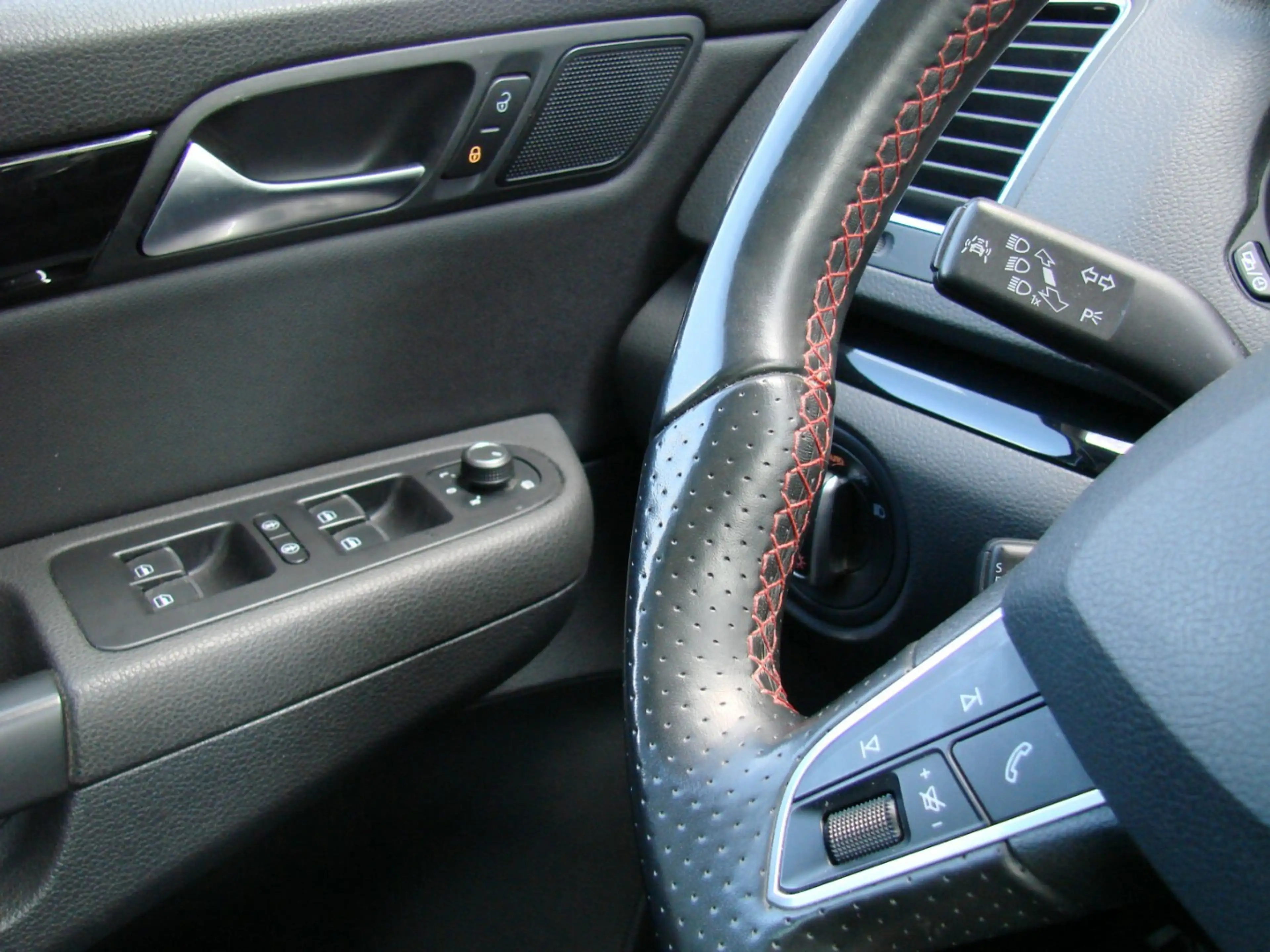 SEAT Alhambra 2.0TSi FR-Line DSG Pano Xenon Kamera — photo 9