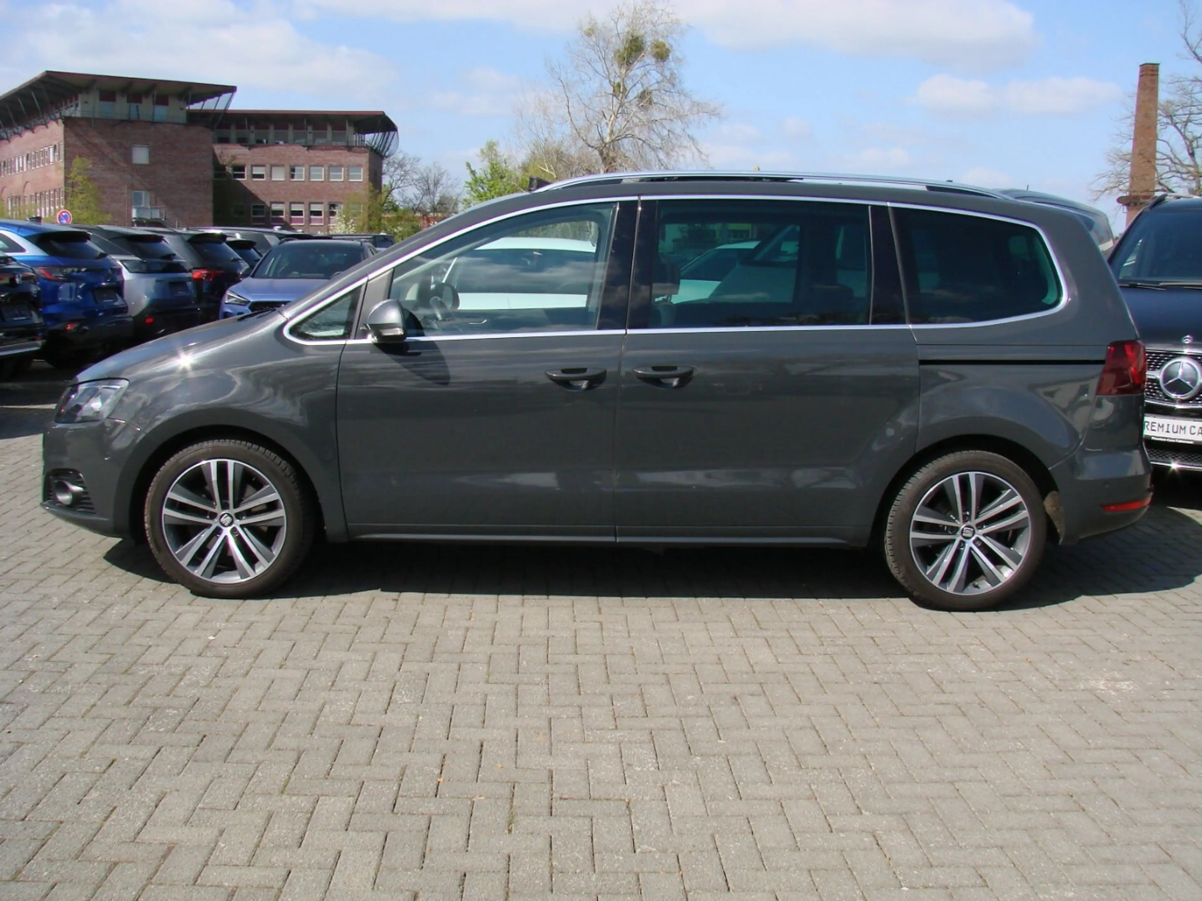 SEAT Alhambra 2.0TSi FR-Line DSG Pano Xenon Kamera — photo 5