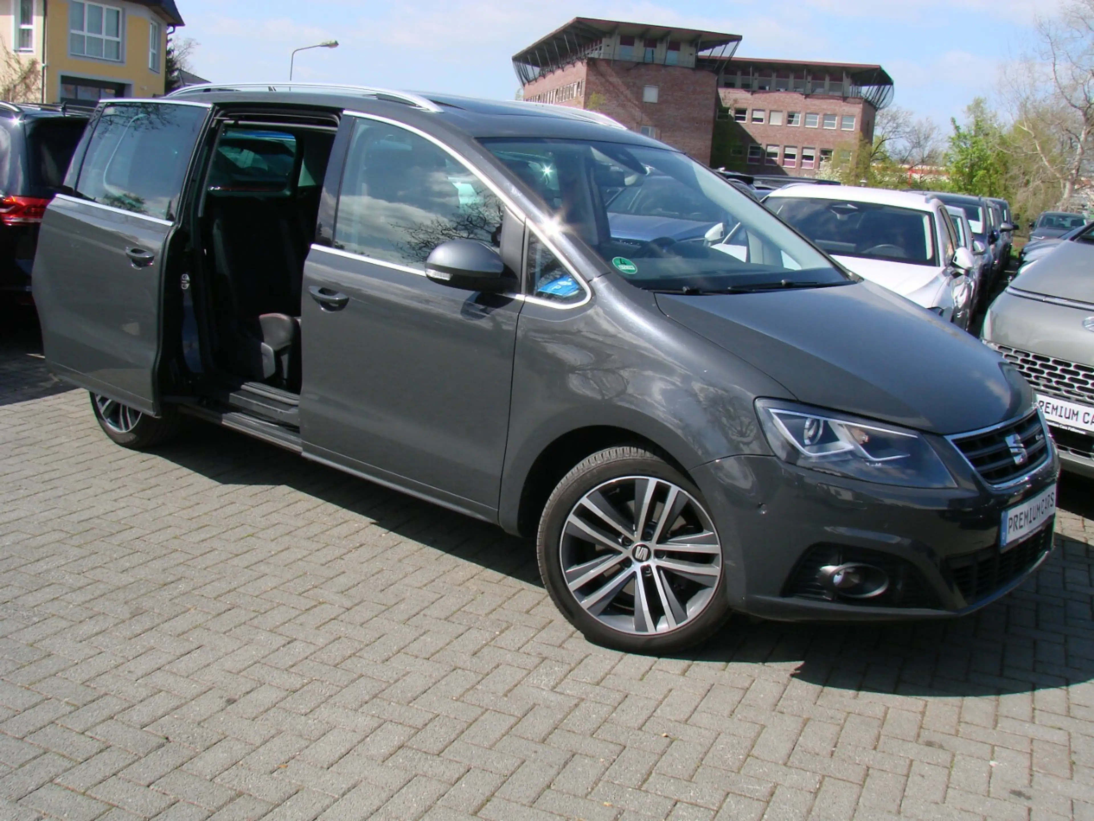 SEAT Alhambra 2.0TSi FR-Line DSG Pano Xenon Kamera — photo 7