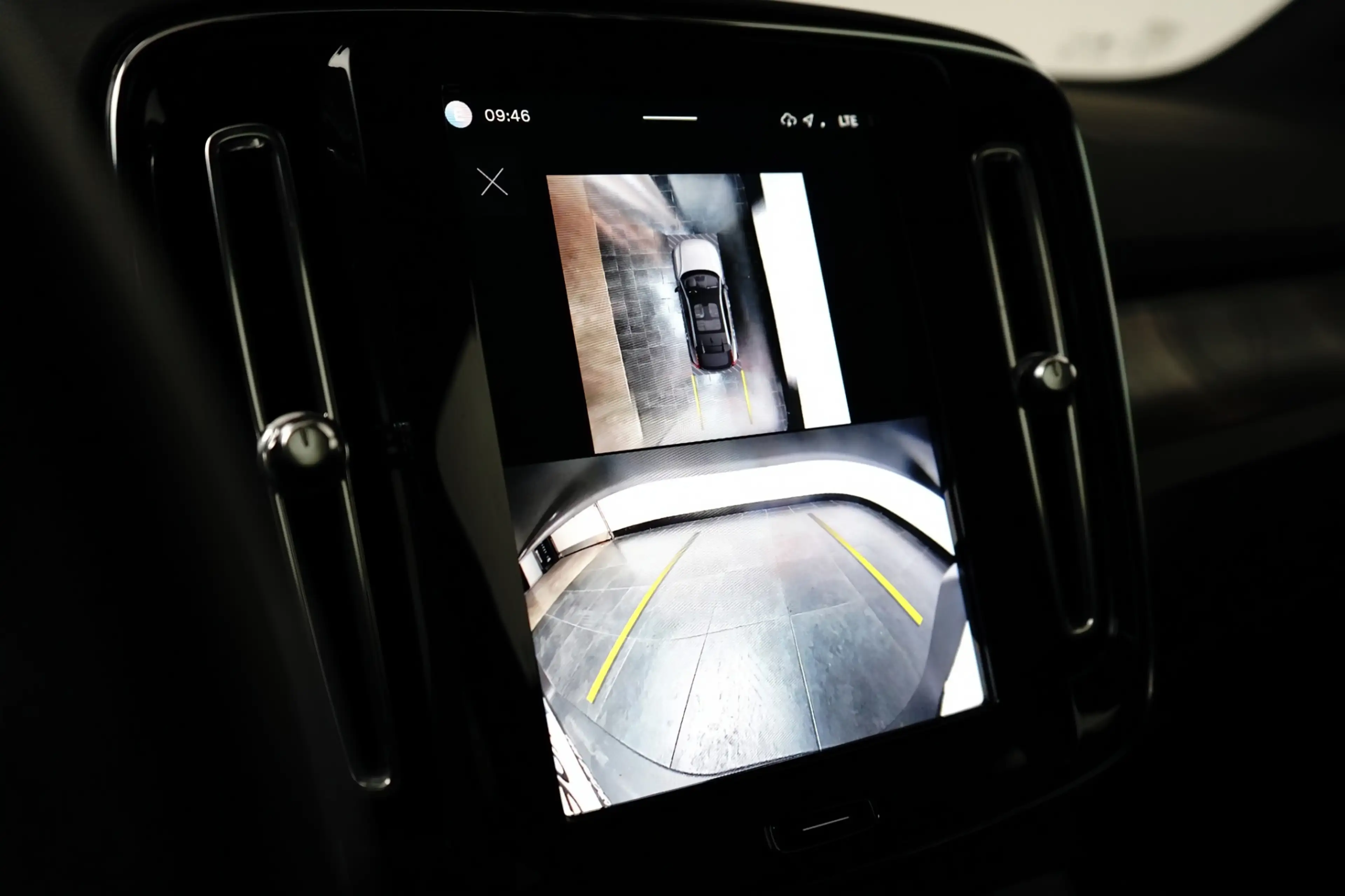 Volvo C40 Ultimate Recharge Pure Electric 2WD | Harman Kardo — photo 14