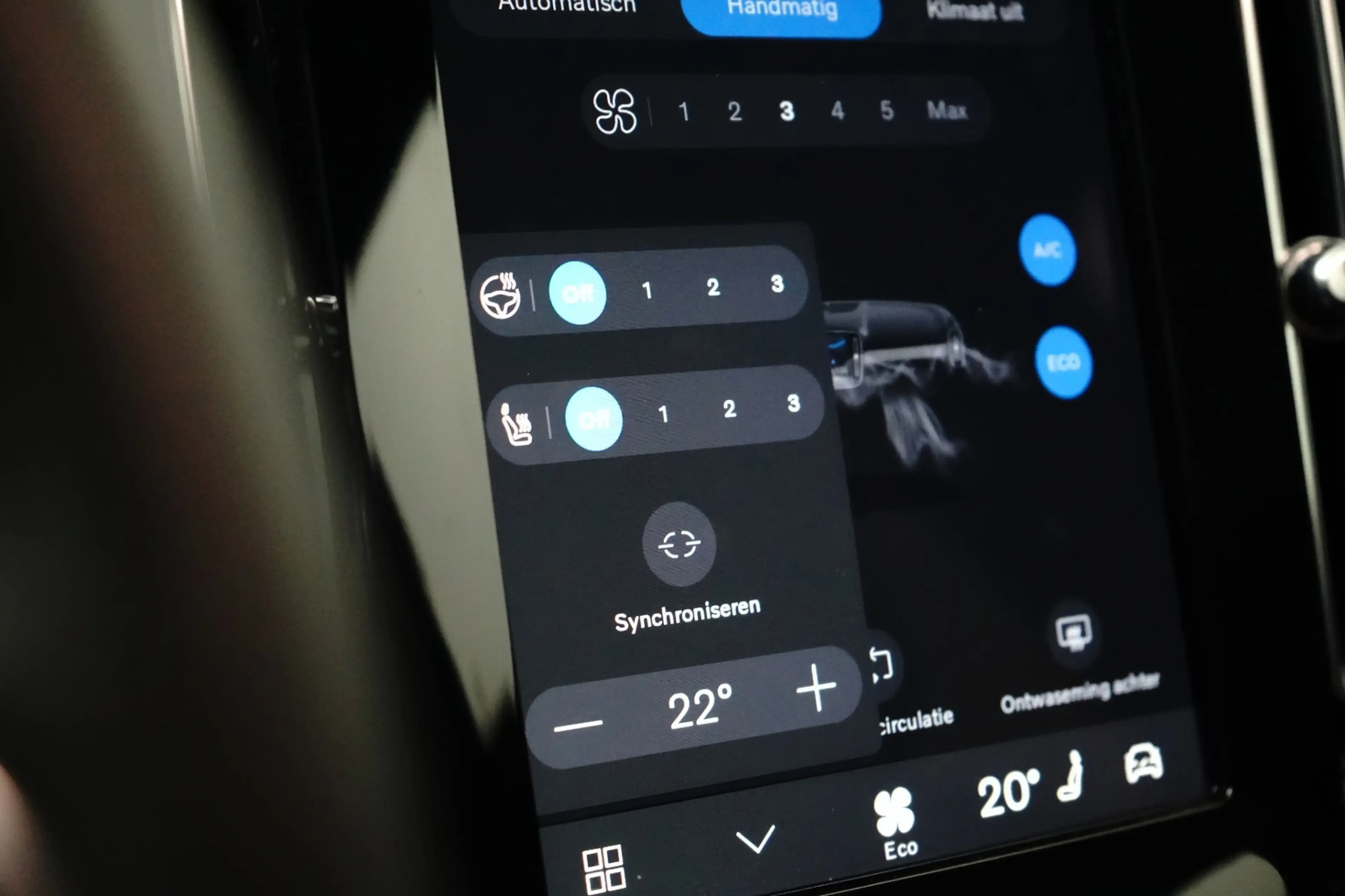 Volvo C40 Ultimate Recharge Pure Electric 2WD | Harman Kardo — photo 15