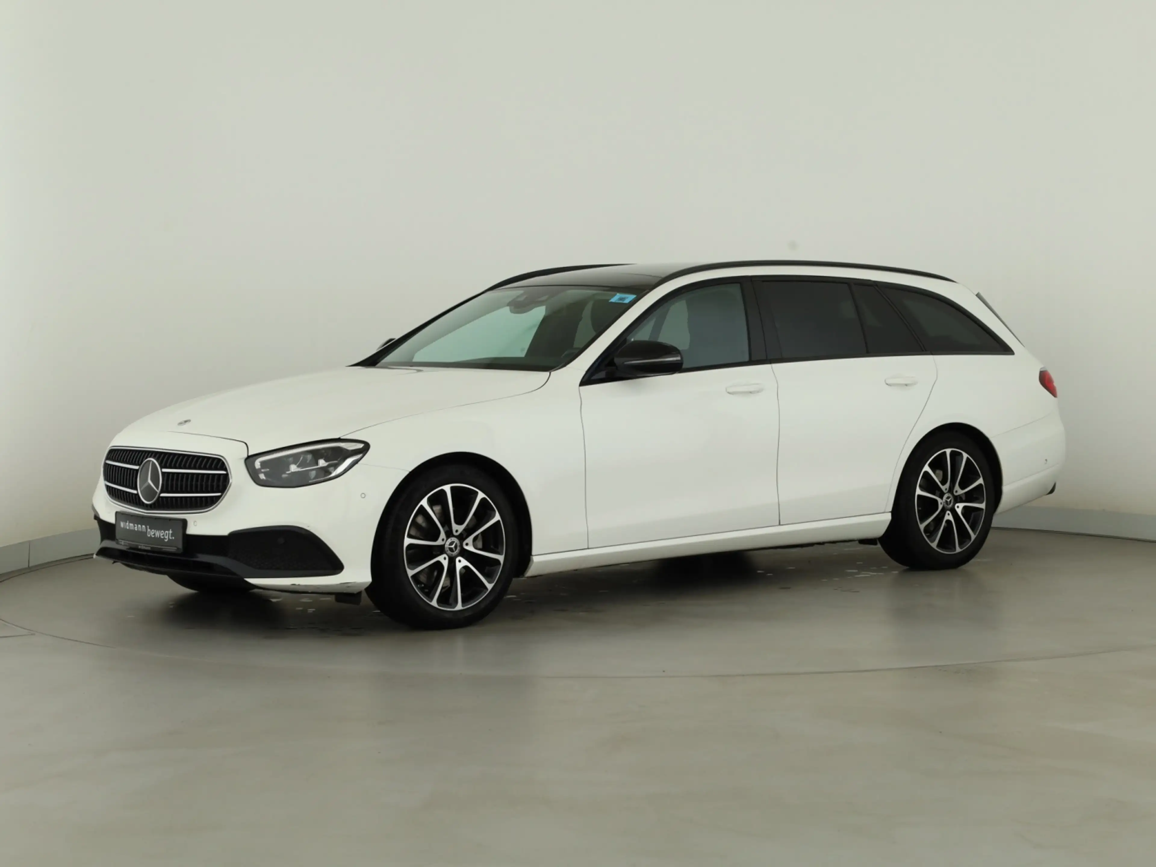 Mercedes-Benz E 220 d T Avantgarde*AHK*Panorama*HUD*LED*Distr. — photo 5