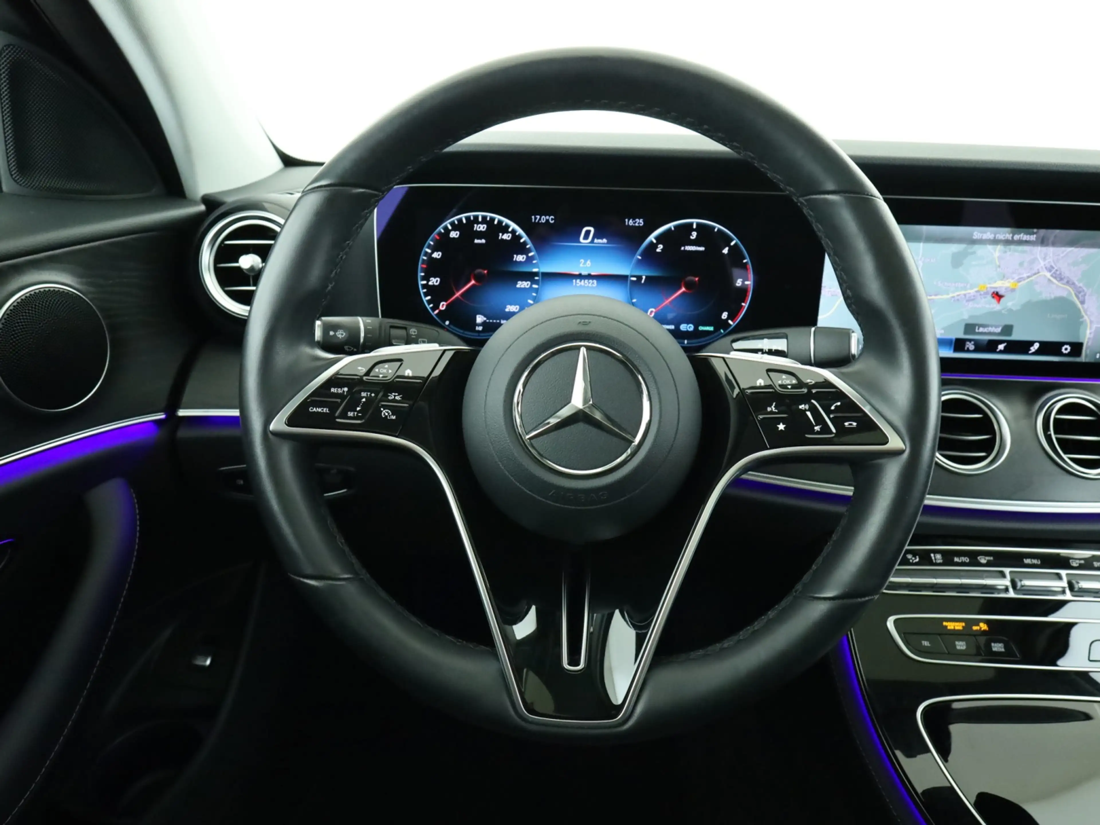 Mercedes-Benz E 220 d T Avantgarde*AHK*Panorama*HUD*LED*Distr. — photo 11