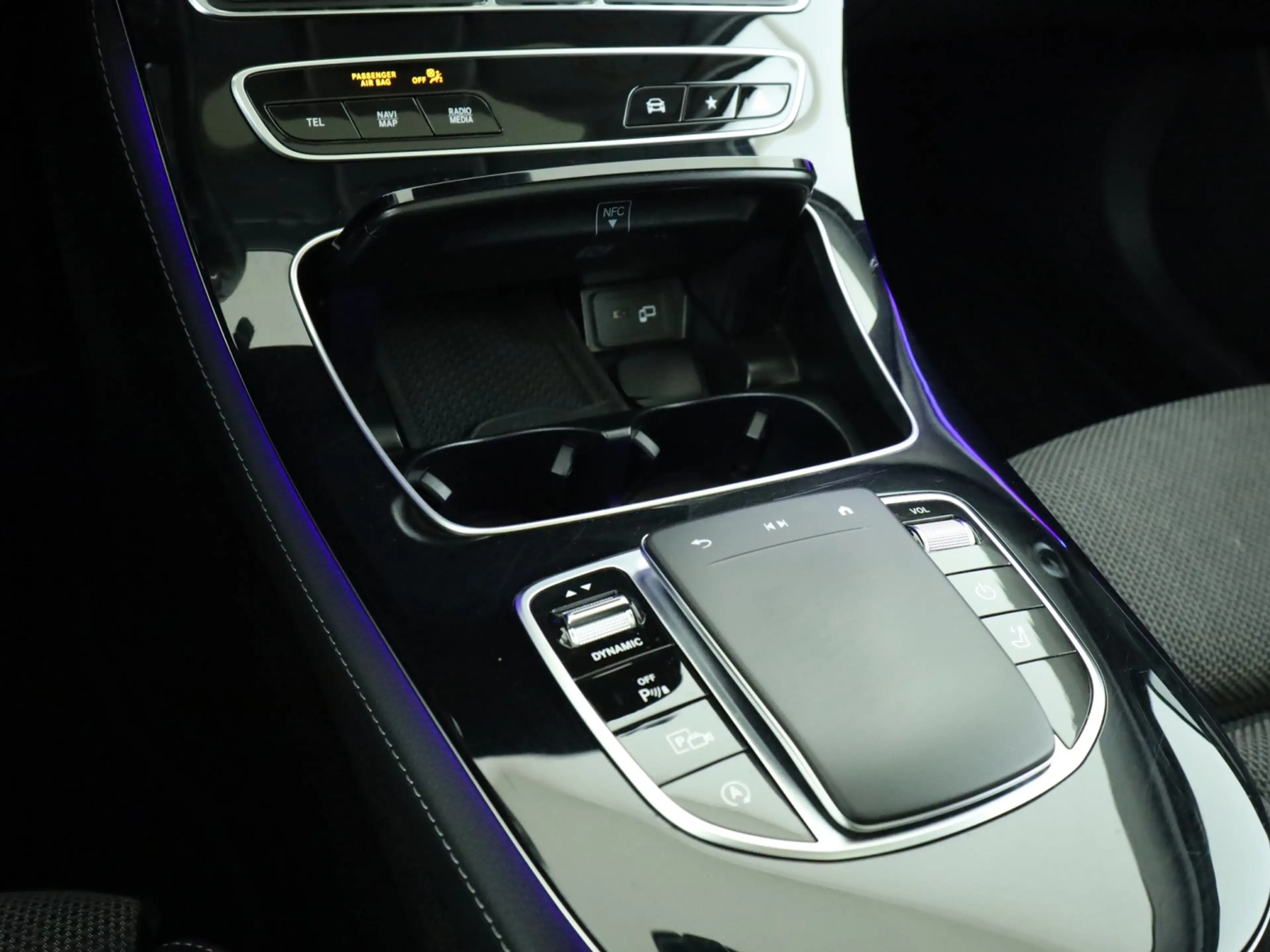 Mercedes-Benz E 220 d T Avantgarde*AHK*Panorama*HUD*LED*Distr. — photo 15