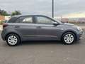 Hyundai i20 1.2 MPI Essence Gris - thumbnail 5