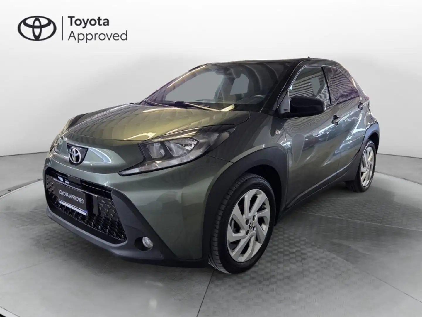 Toyota Aygo X 1.0 VVT-i 72 CV 5p. Trend Verde - 1