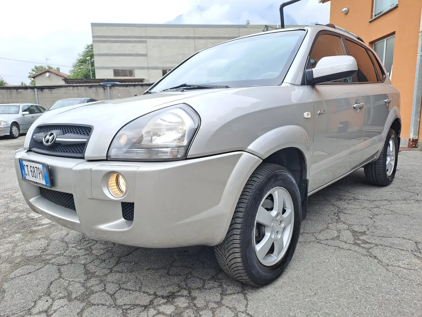Hyundai TUCSON 2.0 BENZINA 4X4 ** DA VETRINA ** Gris - 1