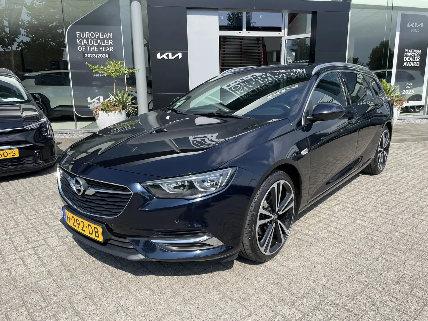Opel Insignia Sports Tourer 1.5 Turbo Business Executive PanoDak Blauw - 2