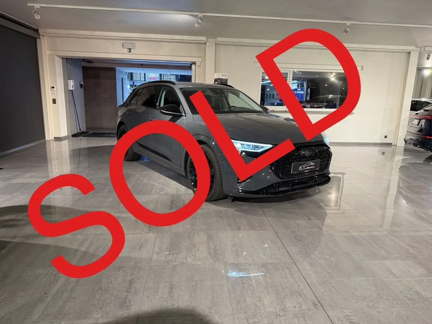 Audi Q8 e-tron SOLD BIJ GARAGE VRIENS YVES BV!!!!! Gris - 1
