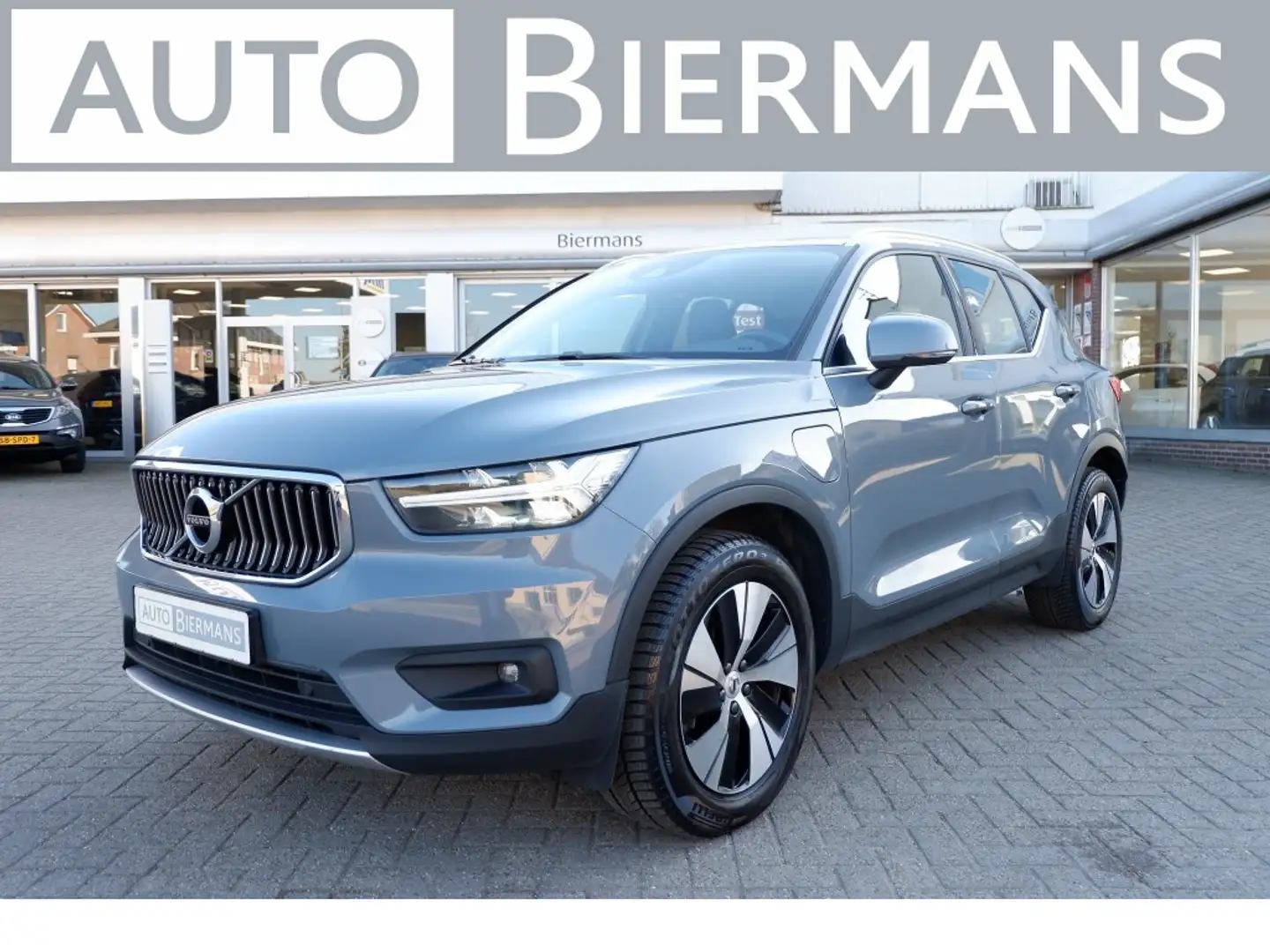 Volvo XC40 1.5 T5 PHEV Momentum Pro Rijklaarprijs 12MND garan Gris - 1