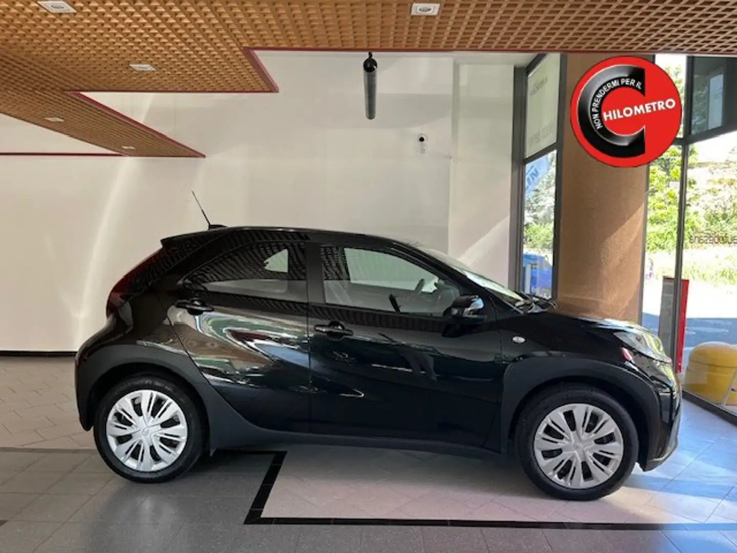 Toyota Aygo X 1.0 Active 72cv Nero - 1