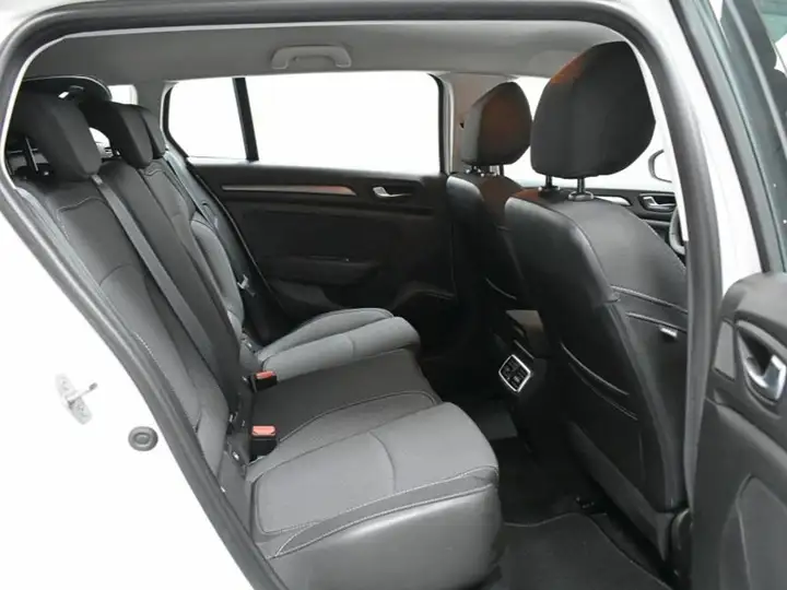 Renault Mégane 2023, foto 36