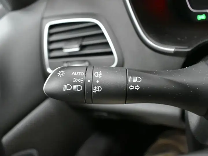 Renault Mégane 2023, foto 11