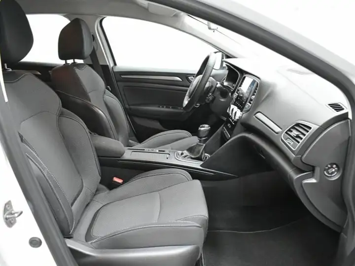 Renault Mégane 2023, foto 38
