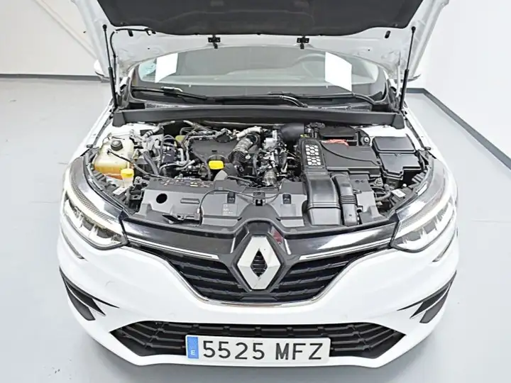 Renault Mégane 2023, foto 39