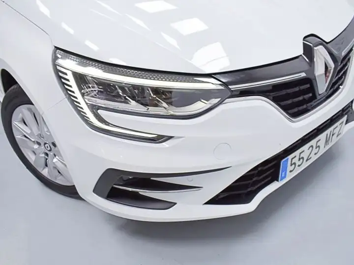 Renault Mégane 2023, foto 34