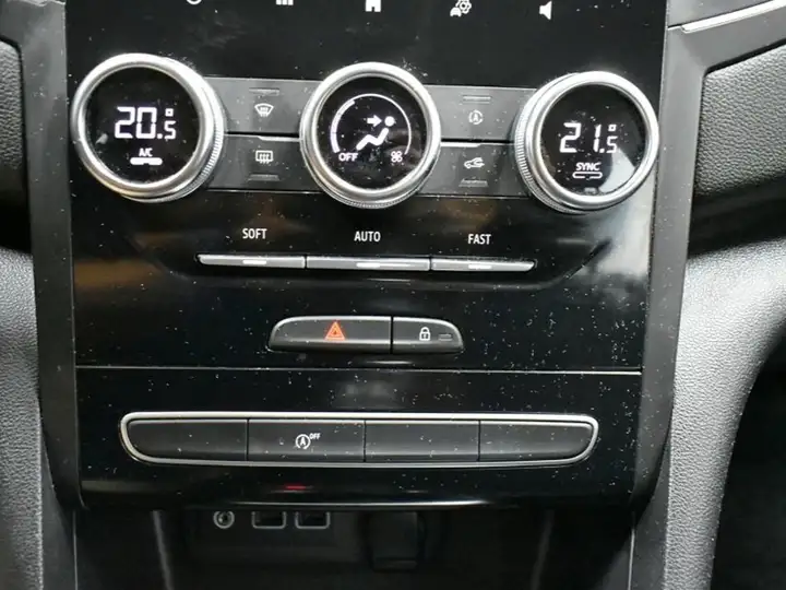 Renault Mégane 2023, foto 19
