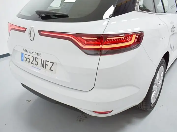 Renault Mégane 2023, foto 33