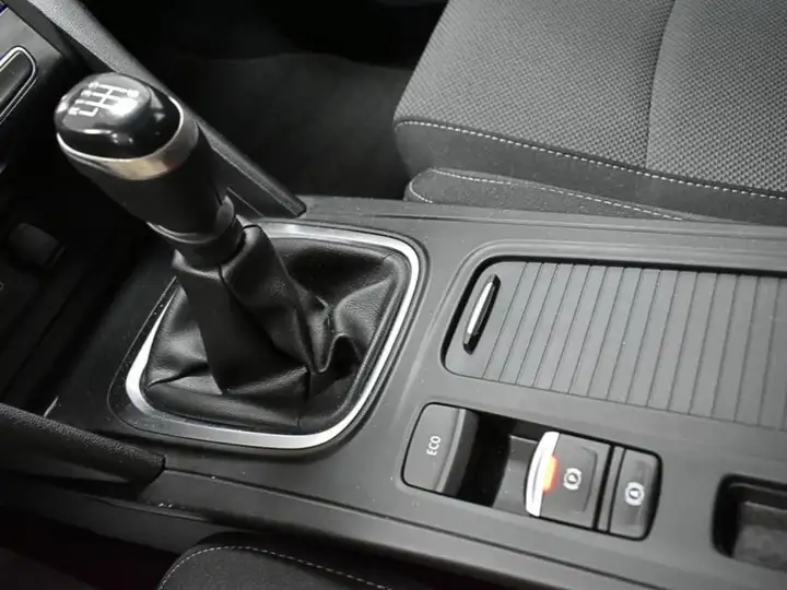 Renault Mégane 2023, foto 18