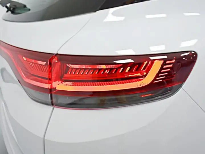 Renault Mégane 2023, foto 47