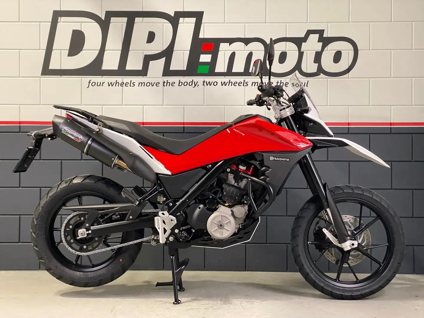 Husqvarna TR 650 STRADA ABS Wit - 2