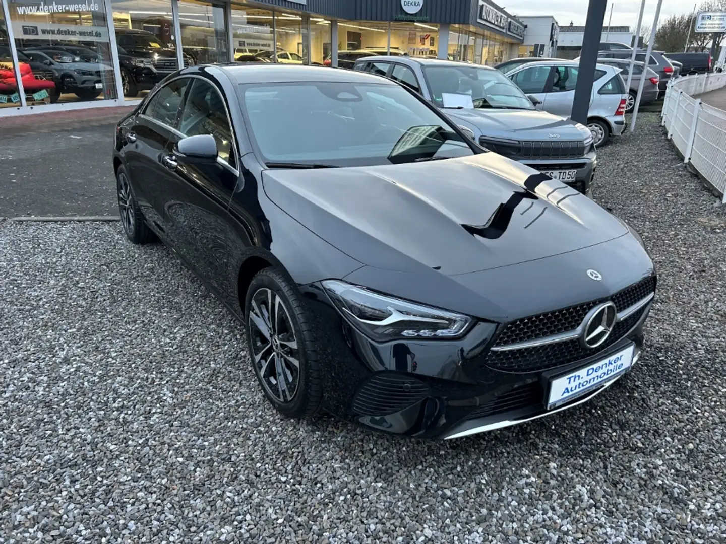 Mercedes-Benz CLA 180 Coupe, LED, Kamera, Leder, MBUX, NAV, SHZ Negro - 2