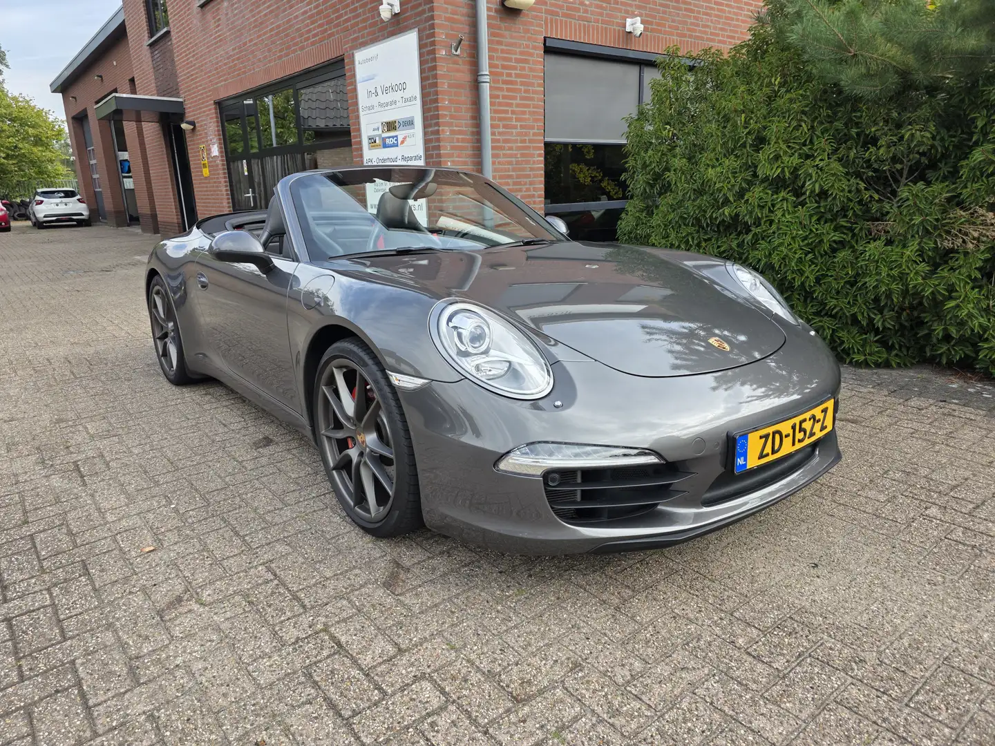 Porsche 991 Cabrio 3.8 Carrera S | Kuipstoelen | Bose | 400pk Grijs - 1
