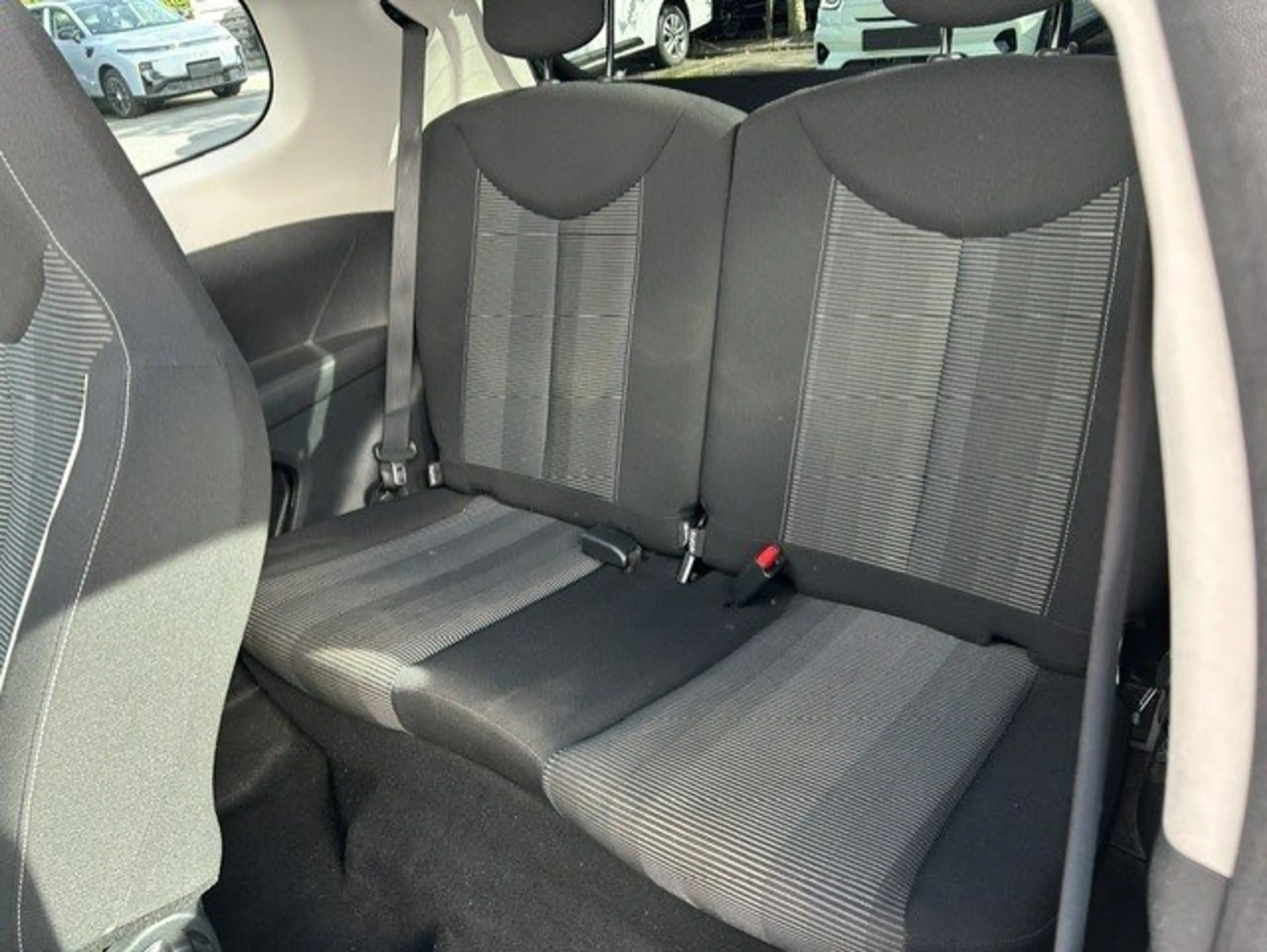 Peugeot 108 1.0 VTI Top Allure — photo 13