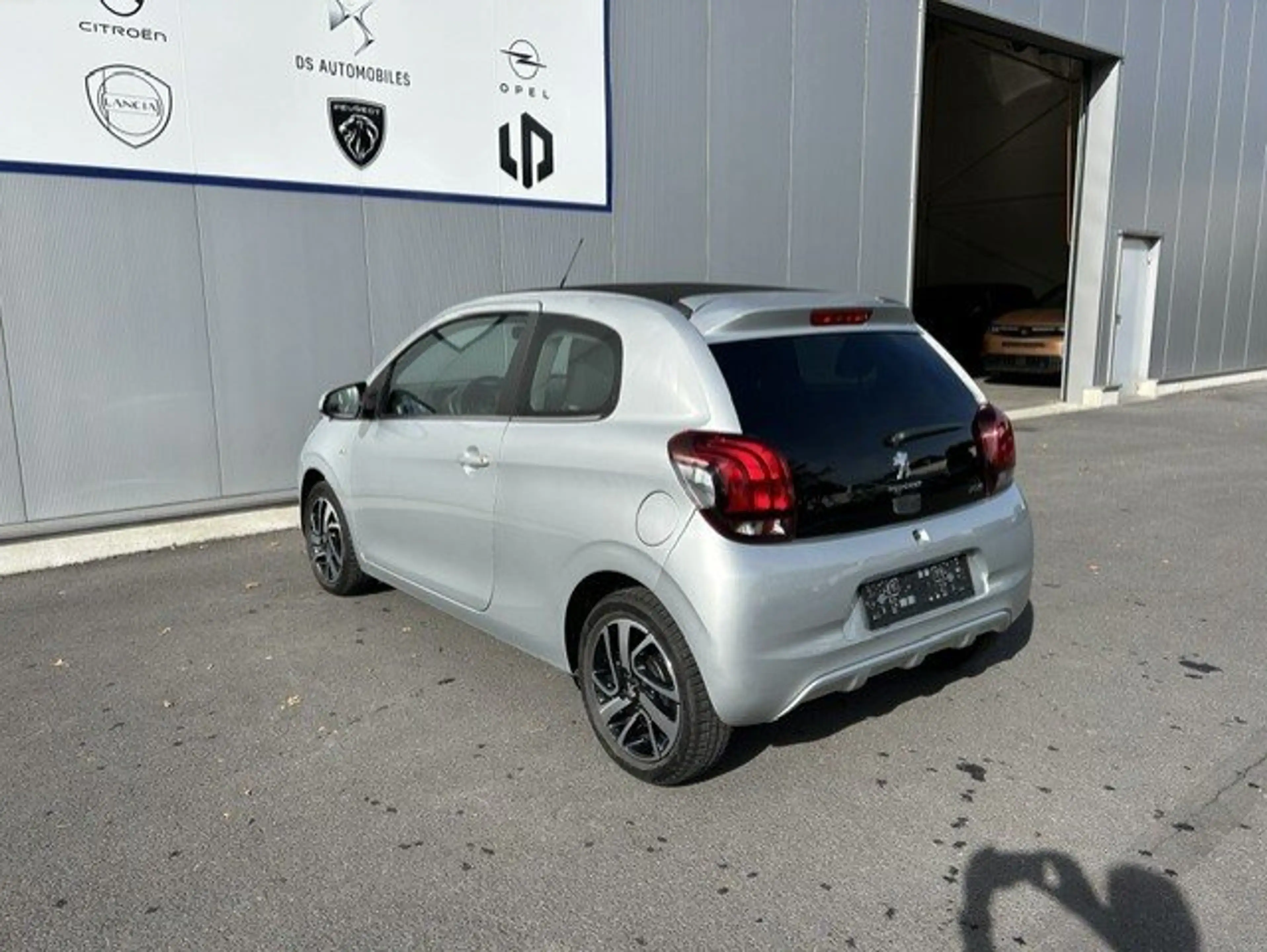 Peugeot 108 1.0 VTI Top Allure — photo 7