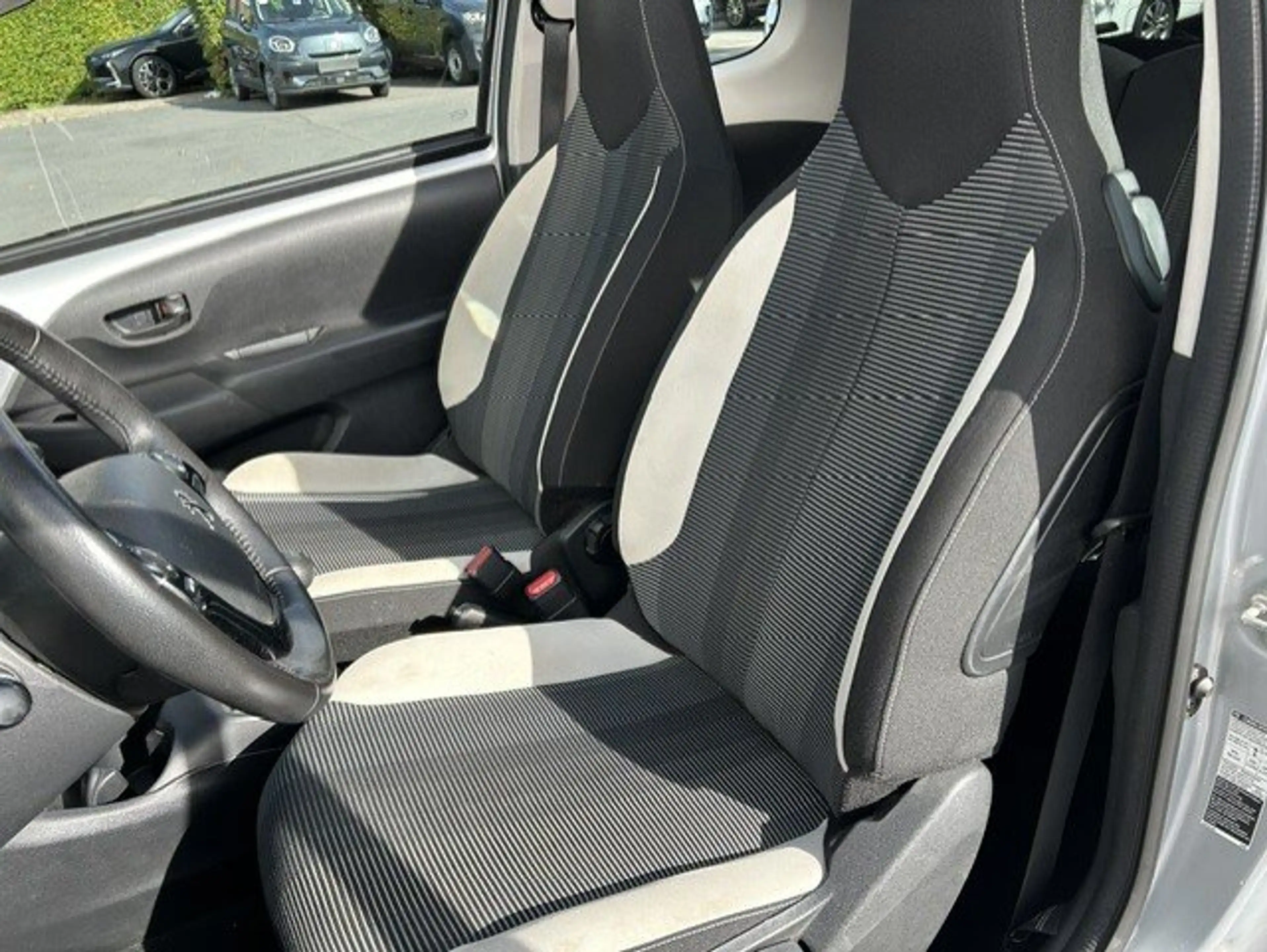 Peugeot 108 1.0 VTI Top Allure — photo 10