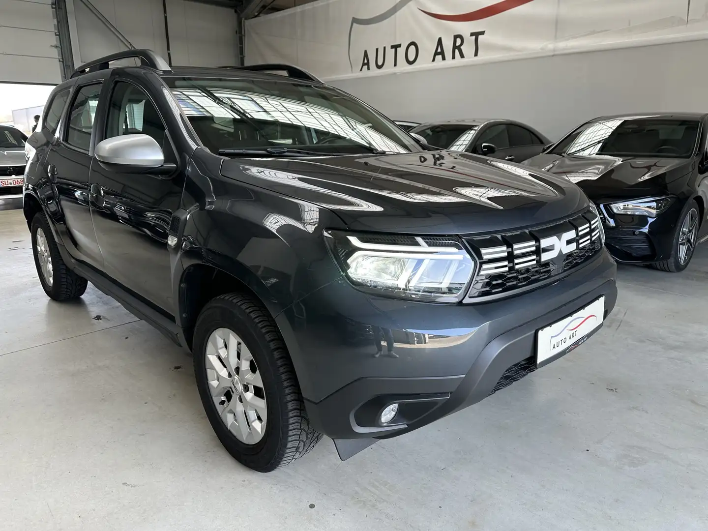 Dacia Duster Expression Navi SHZ Kamera LED Grau - 1