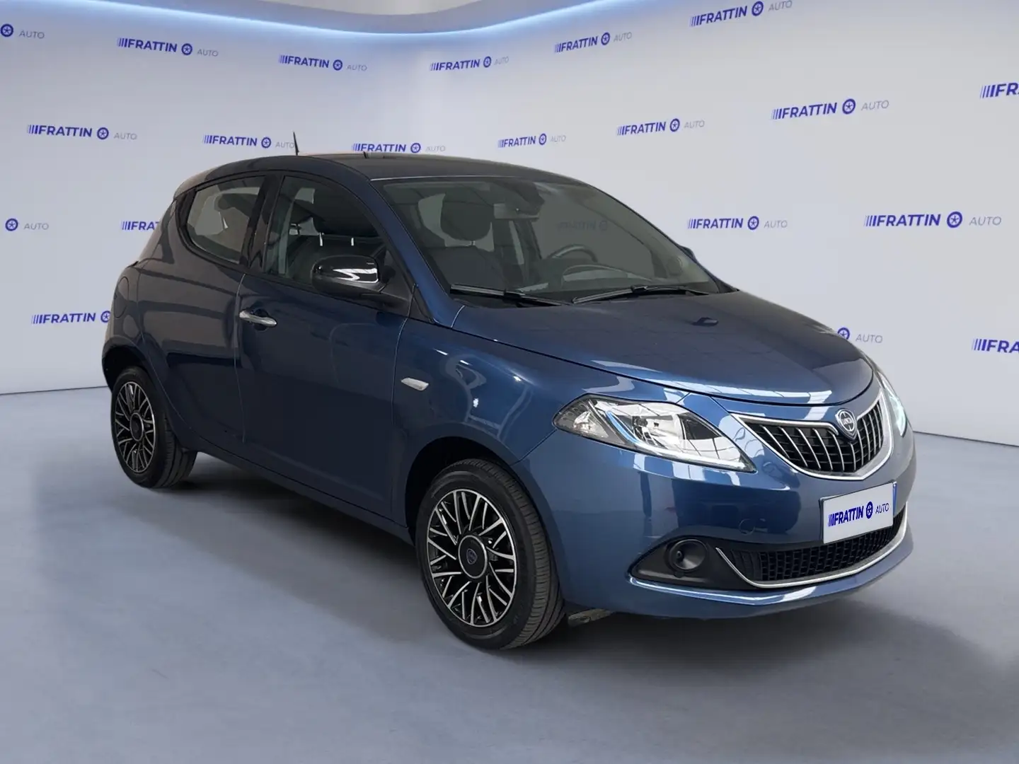 Lancia Ypsilon 1.0 FireFly 5 porte S&S Hybrid Platino Bleu - 2