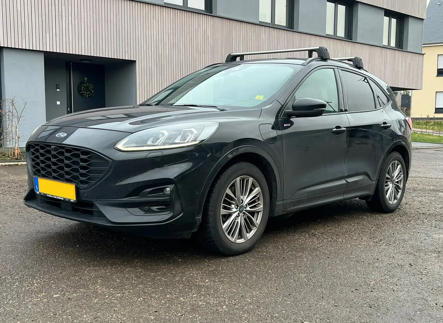 Ford Kuga FORD Kuga ST-Line X 2.5i PHEV 225ch-165kW Noir - 1