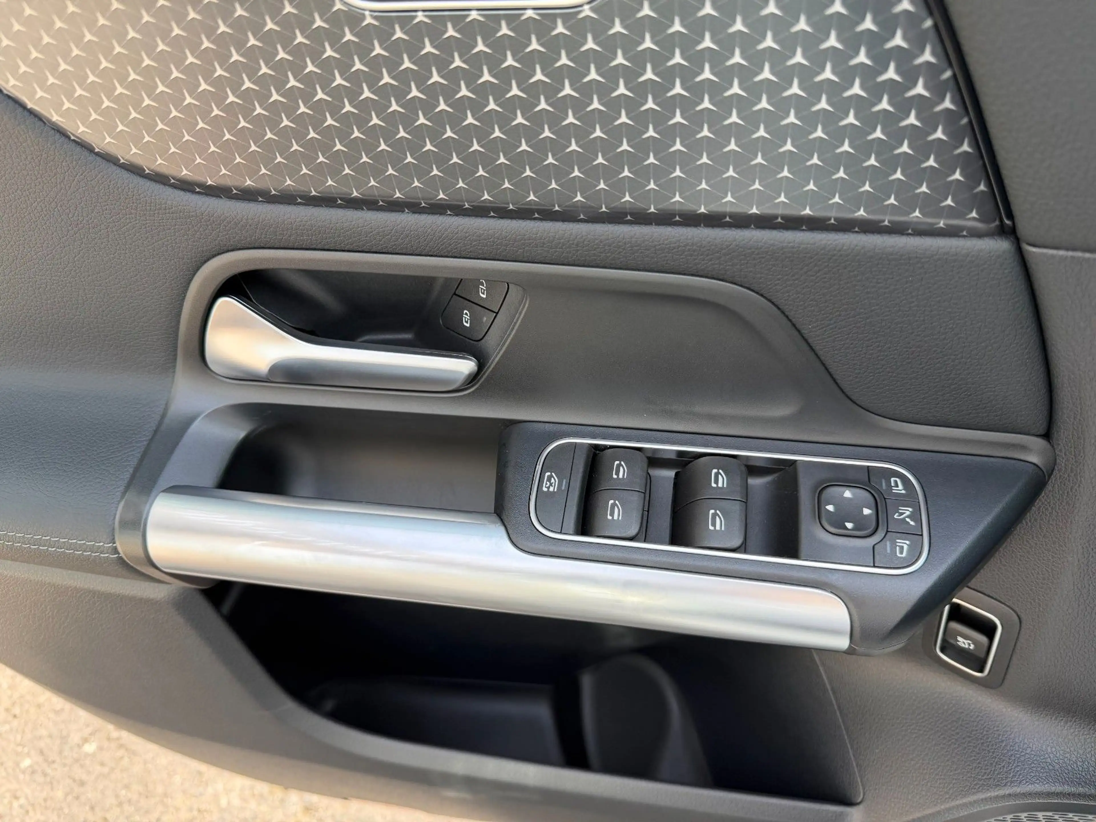 Mercedes-Benz B 200 d PROGRESSIVE+LED+LENKRADHEIZ+PARK+SPIEGEL+ — photo 10