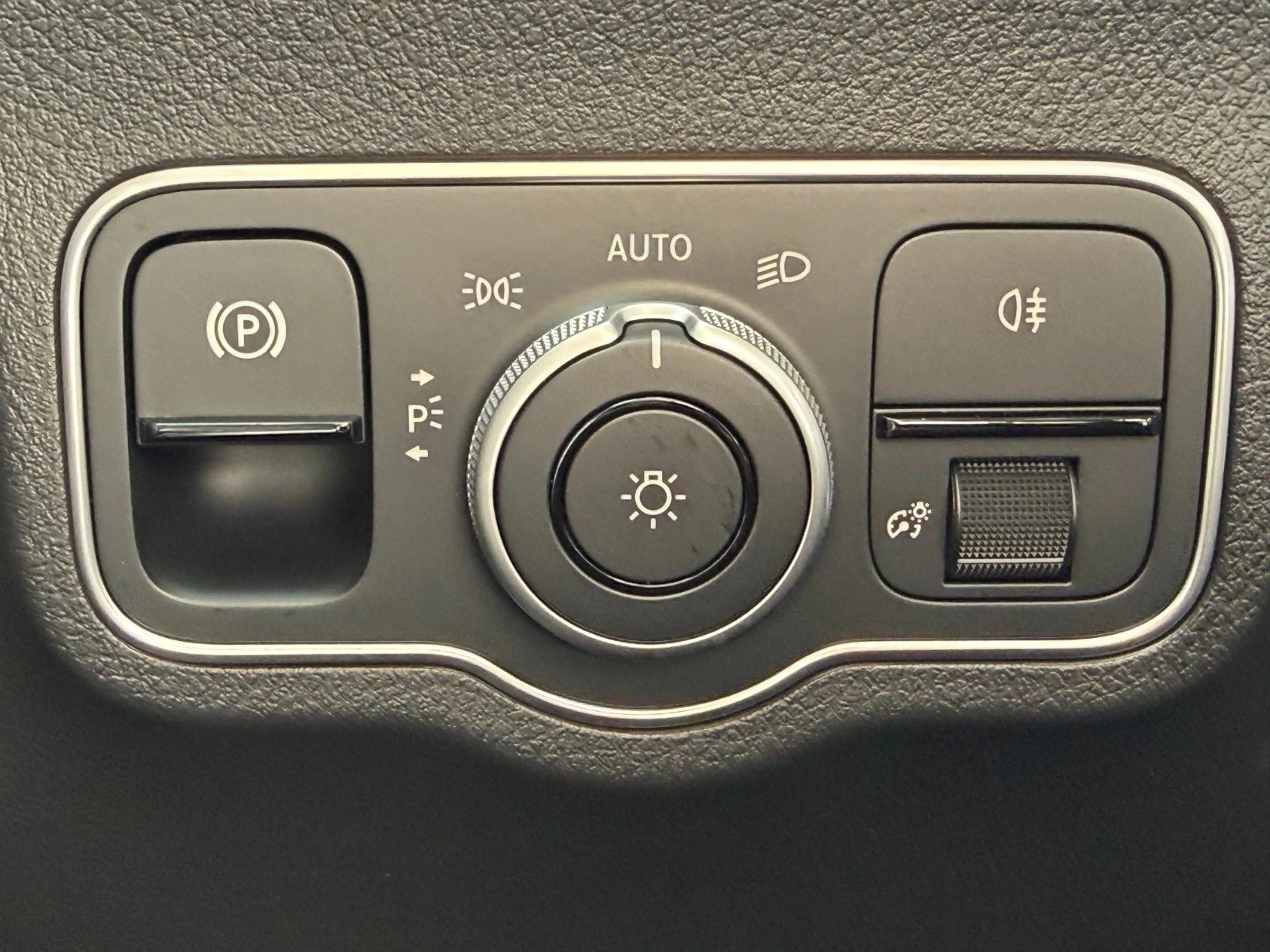 Mercedes-Benz B 200 d PROGRESSIVE+LED+LENKRADHEIZ+PARK+SPIEGEL+ — photo 11