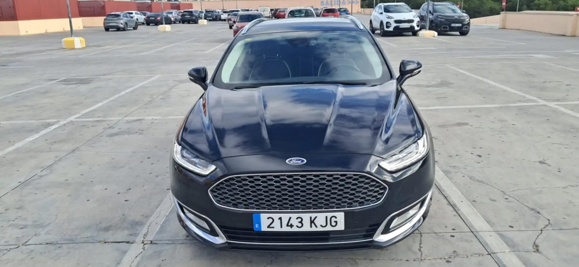 Ford Mondeo Vignale SB 2.0 EcoBoost Aut. Negro - 2