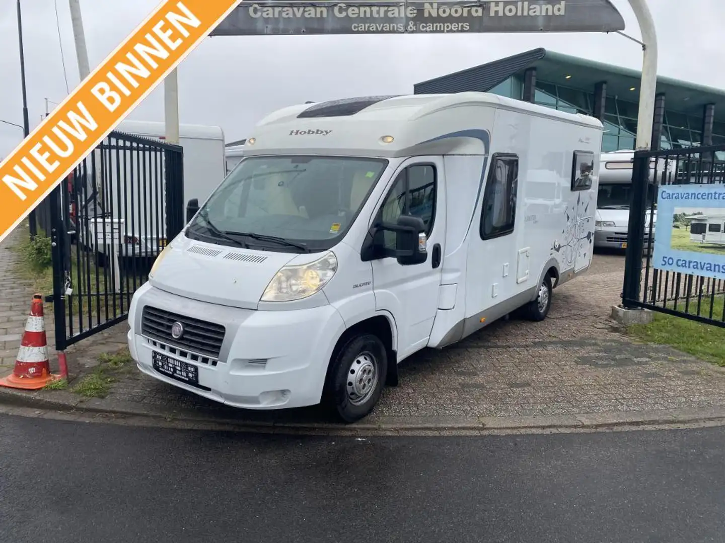 Hobby Limited Edition 650 Enkele bedden 48500 km Bianco - 1