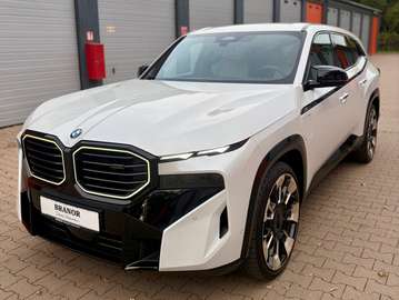BMW XM /HUD/Massage/360°View/M-Sitze/23"/Soft-Close