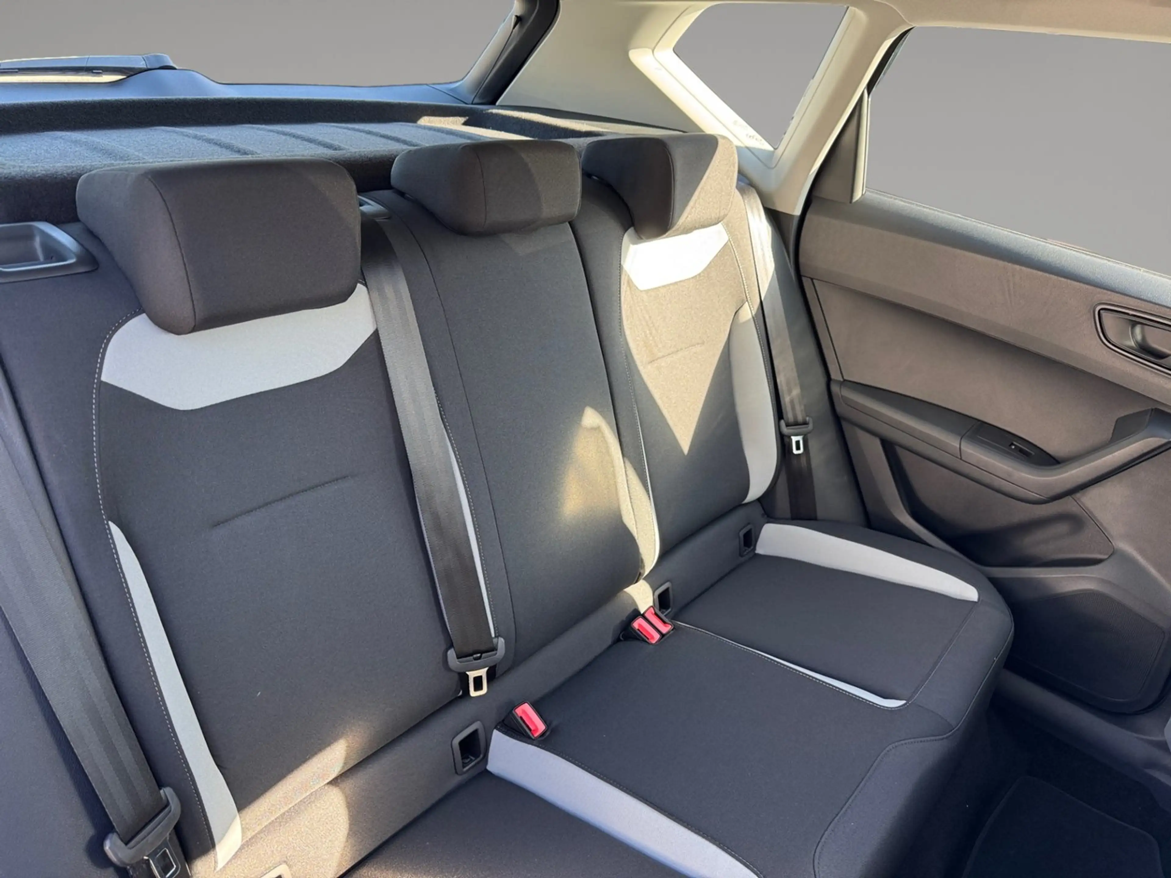 SEAT Ateca Reference Edition 1.0 TSI — photo 13