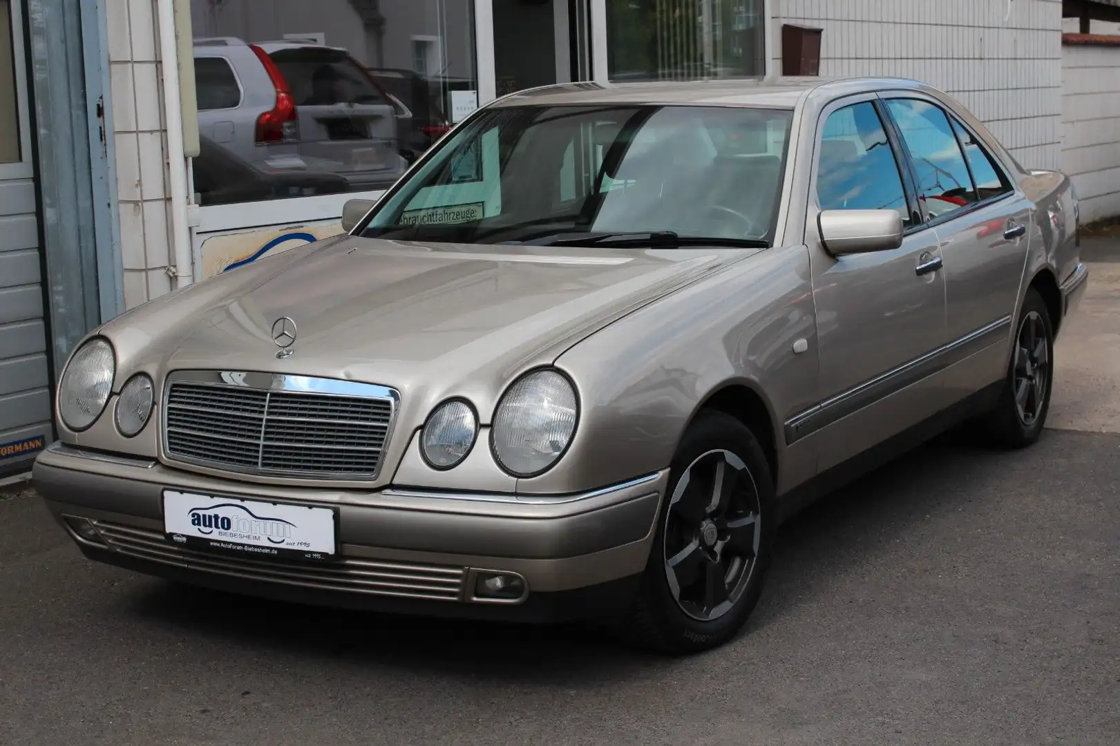 Mercedes-Benz E 220 CDI Elegance Klimaanlage*TÜV/AU neu Grey - 2