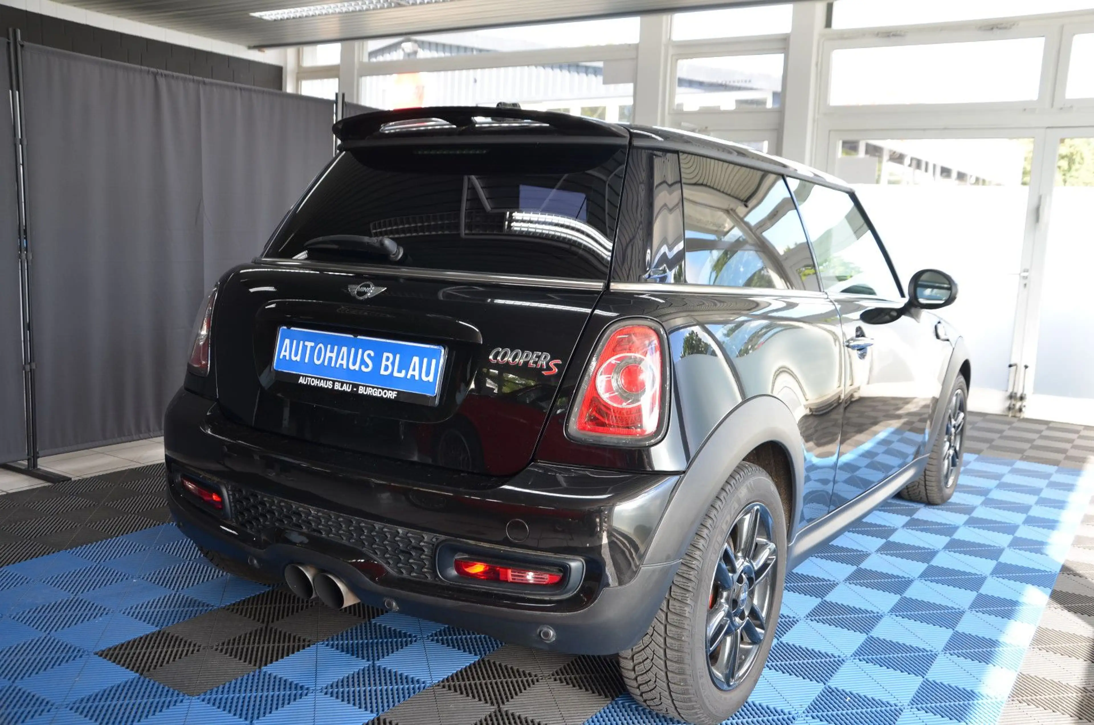MINI Cooper S *AUTOMATIK*LEDER*NAVI*SITZHZG*TÜV 03-27 — photo 4
