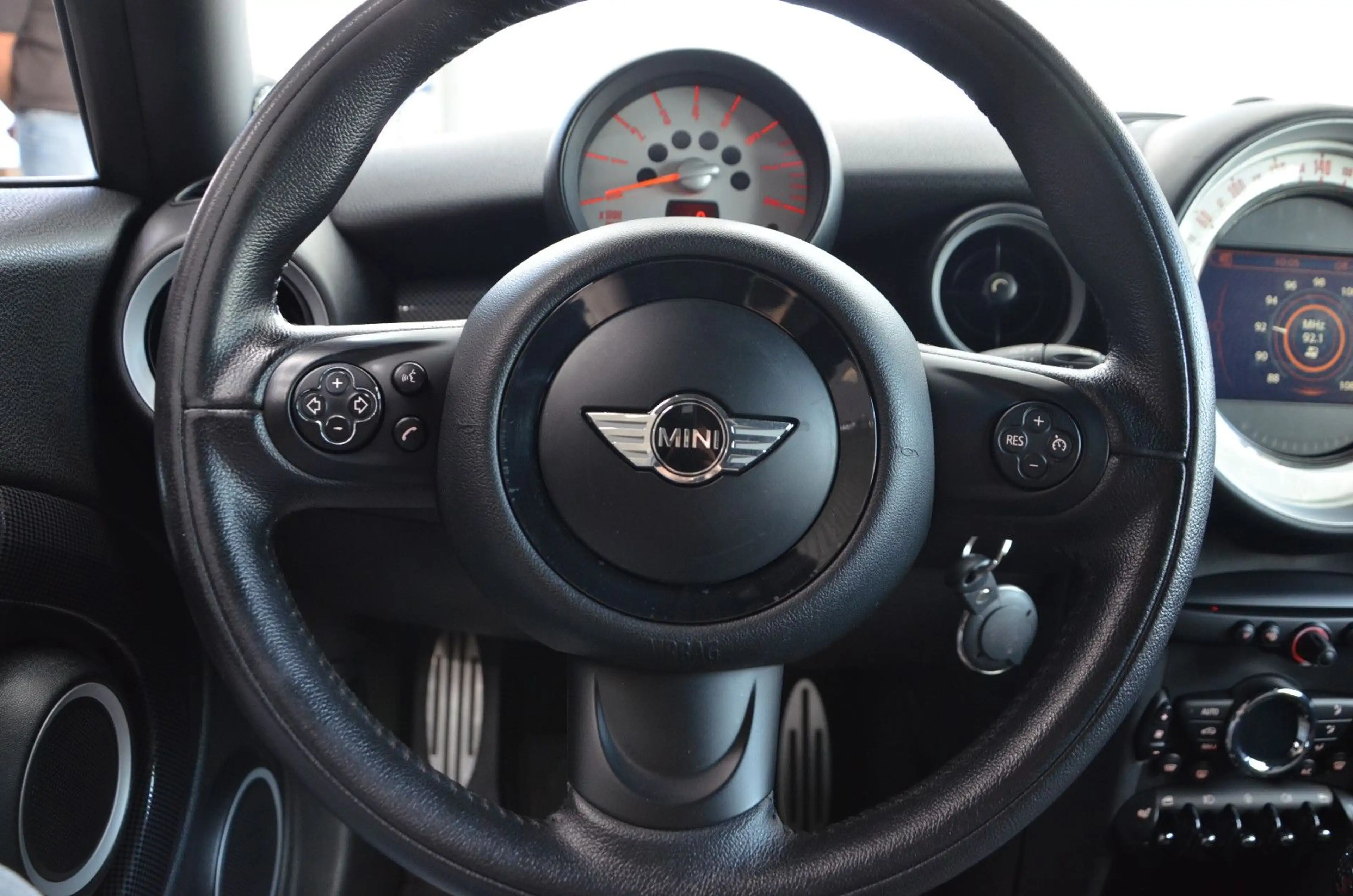MINI Cooper S *AUTOMATIK*LEDER*NAVI*SITZHZG*TÜV 03-27 — photo 11