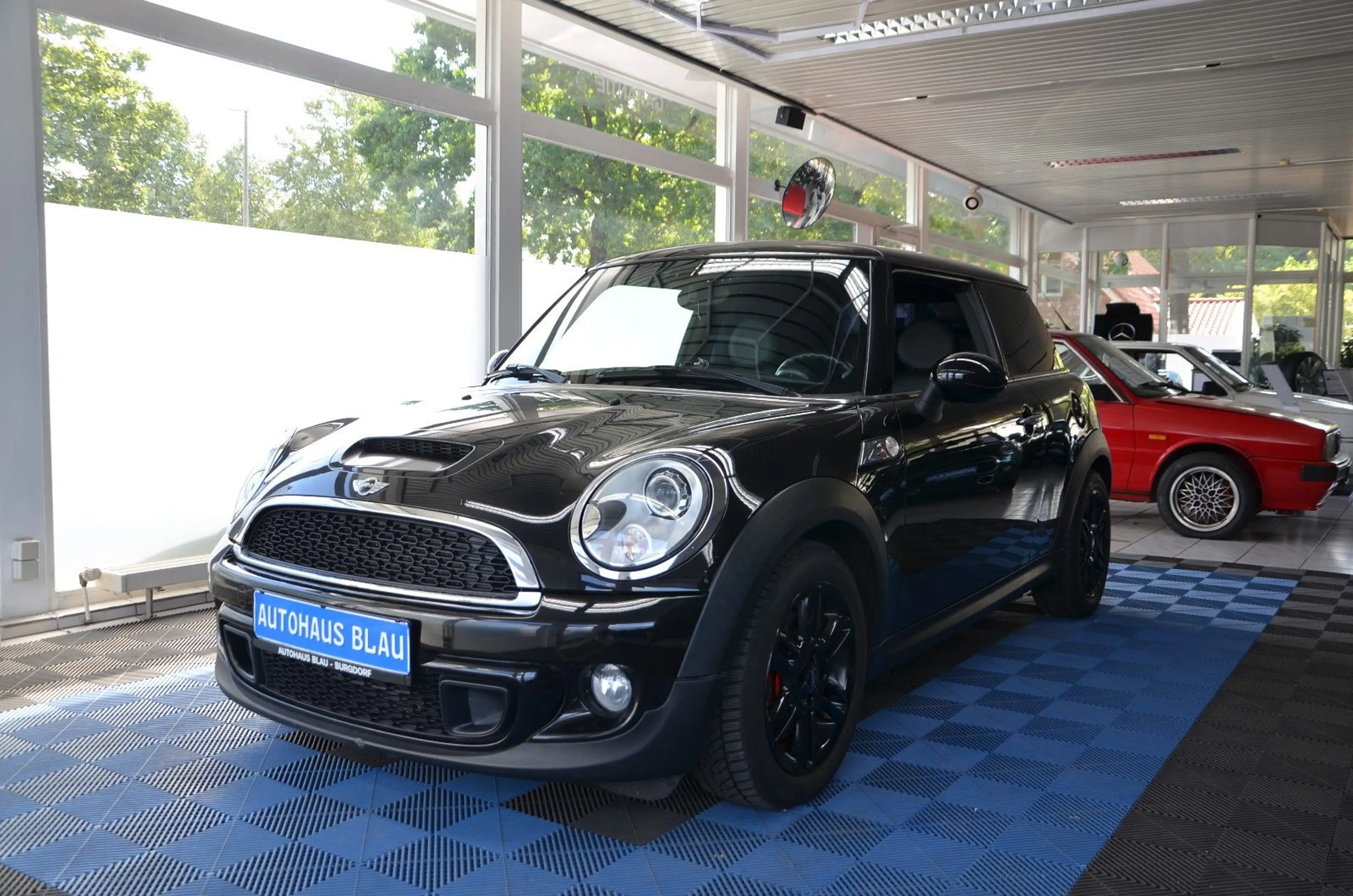 MINI Cooper S *AUTOMATIK*LEDER*NAVI*SITZHZG*TÜV 03-27