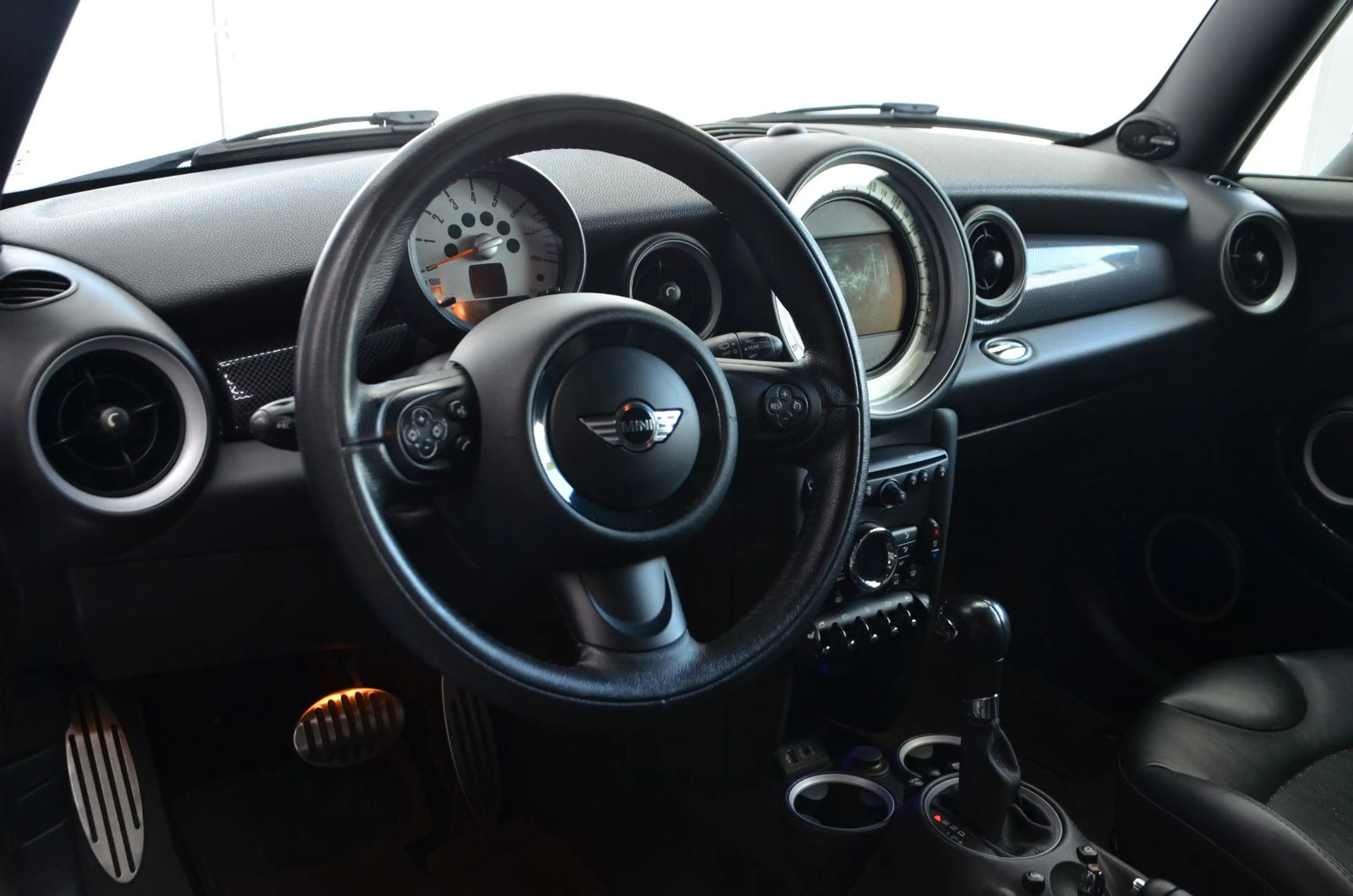 MINI Cooper S *AUTOMATIK*LEDER*NAVI*SITZHZG*TÜV 03-27 — photo 10