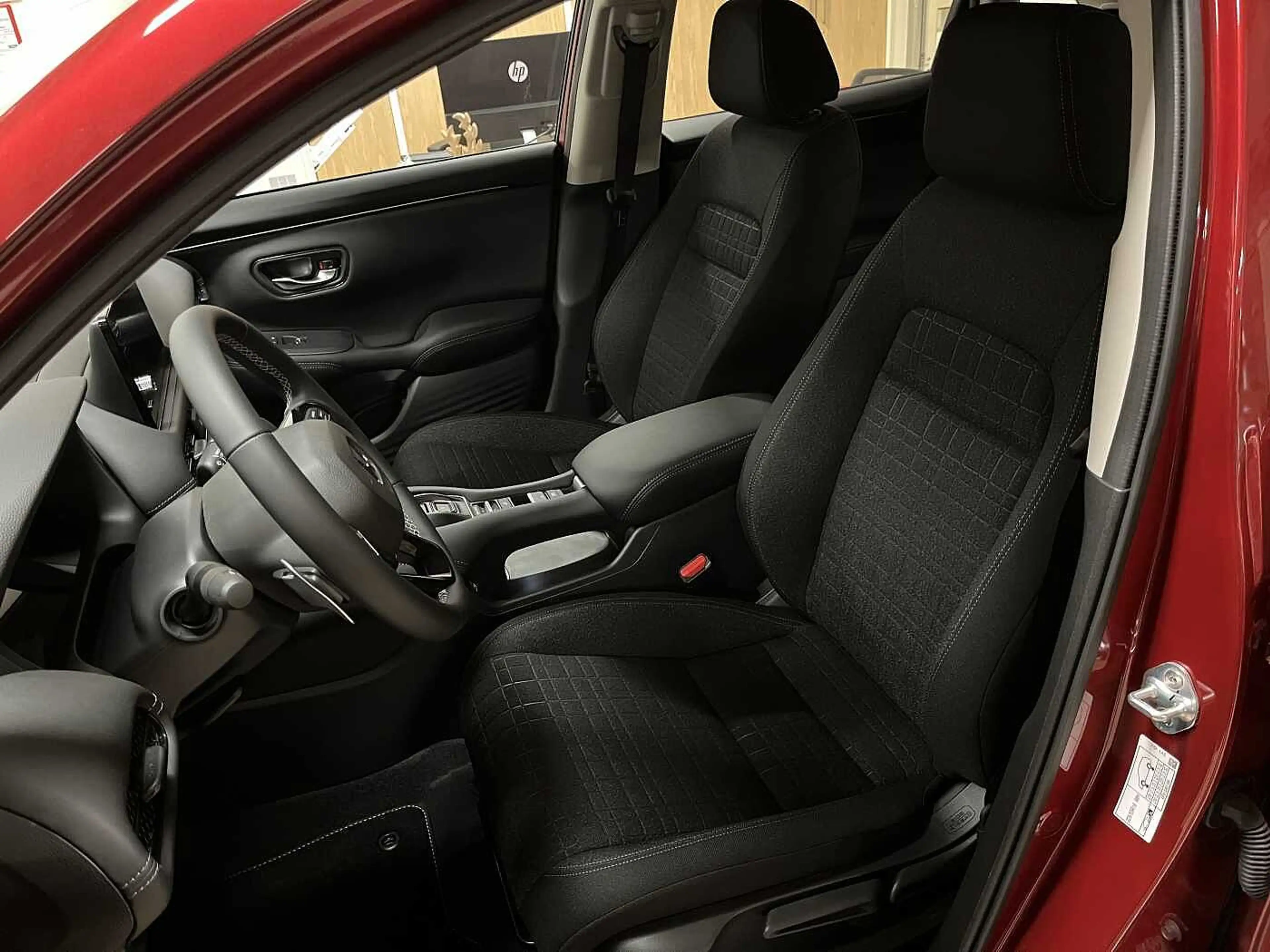 Honda ZR-V Hybrid e:HEV 2.0 i-MMD Elegance — photo 8