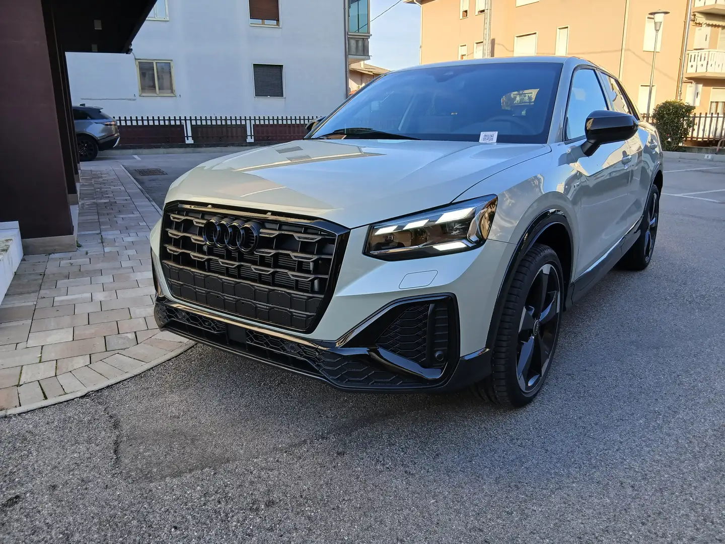 Audi Q2 35 2.0d  Identity Black s-tronic S line  € 312 Grigio - 2