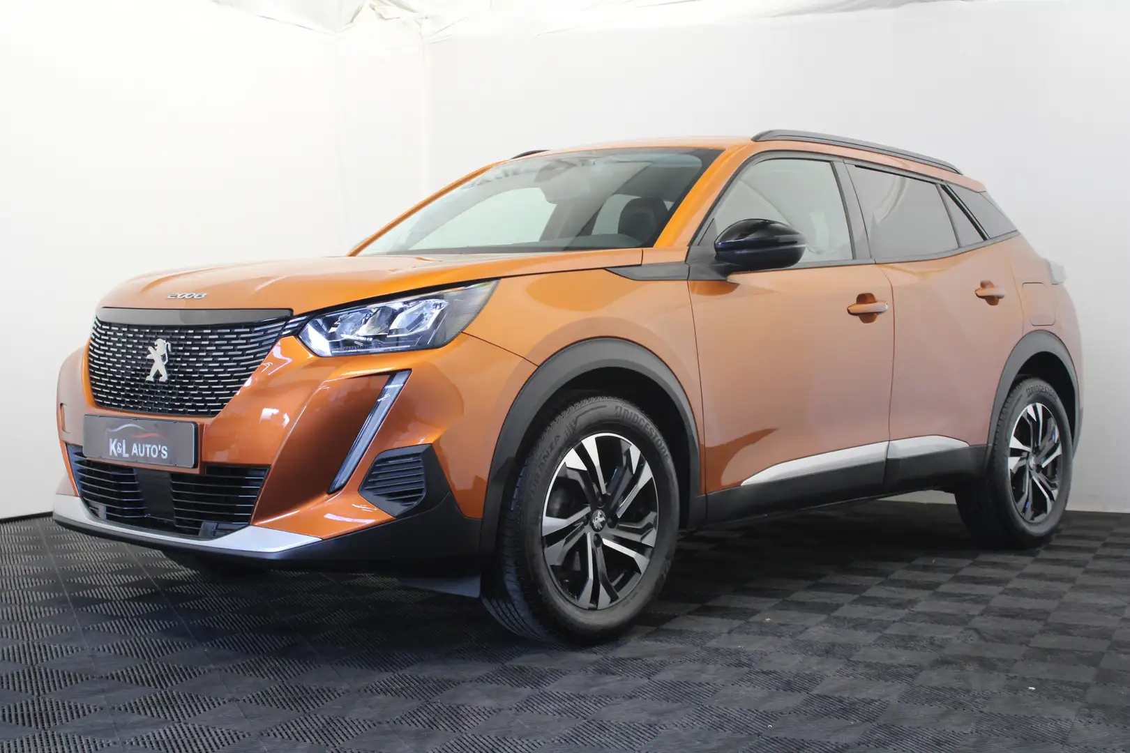 Peugeot 2008 1.2 PureTech Allure Arancione - 1