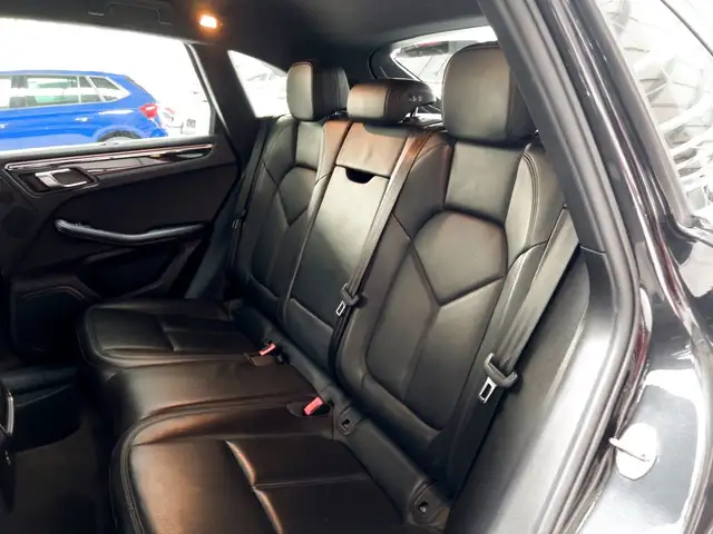 Porsche Macan view 15
