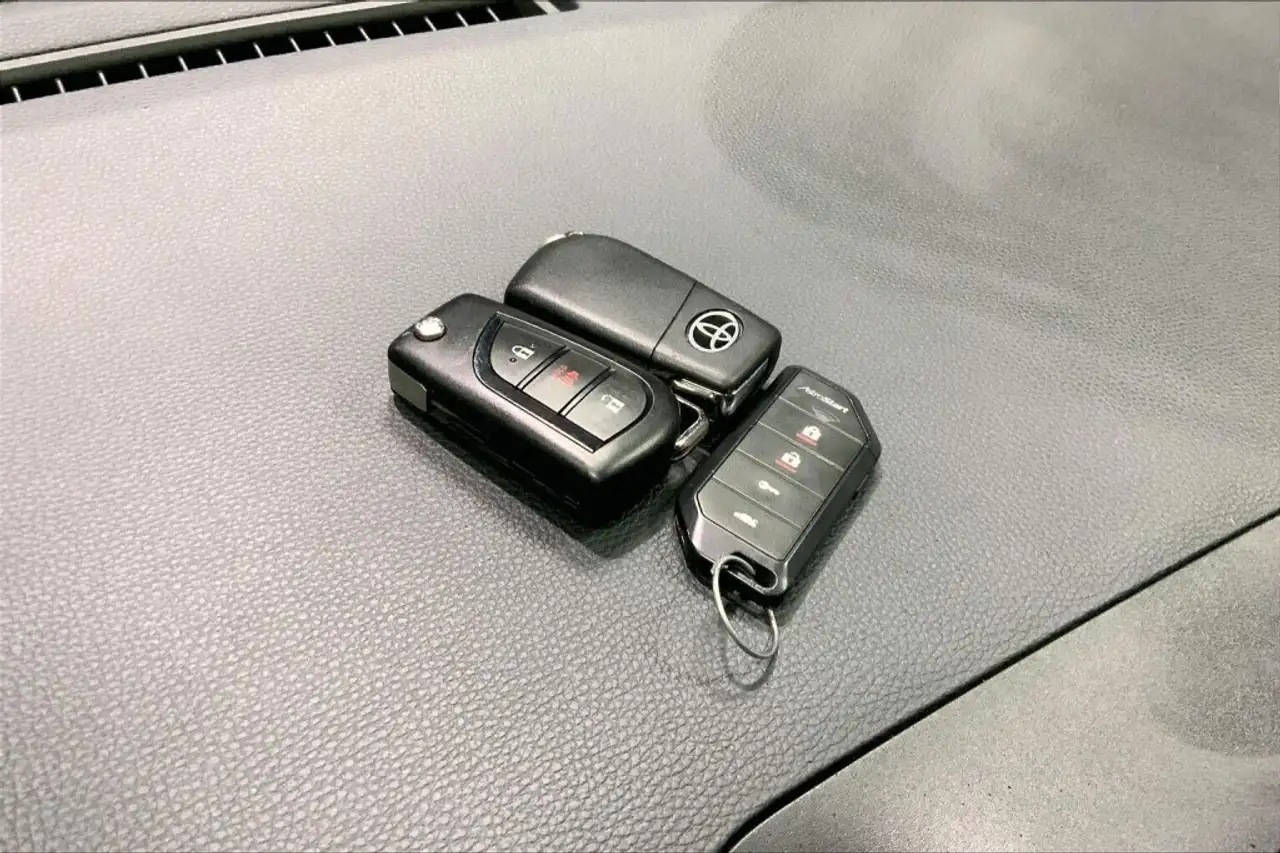 Toyota RAV 4 снимка Toyota RAV 4